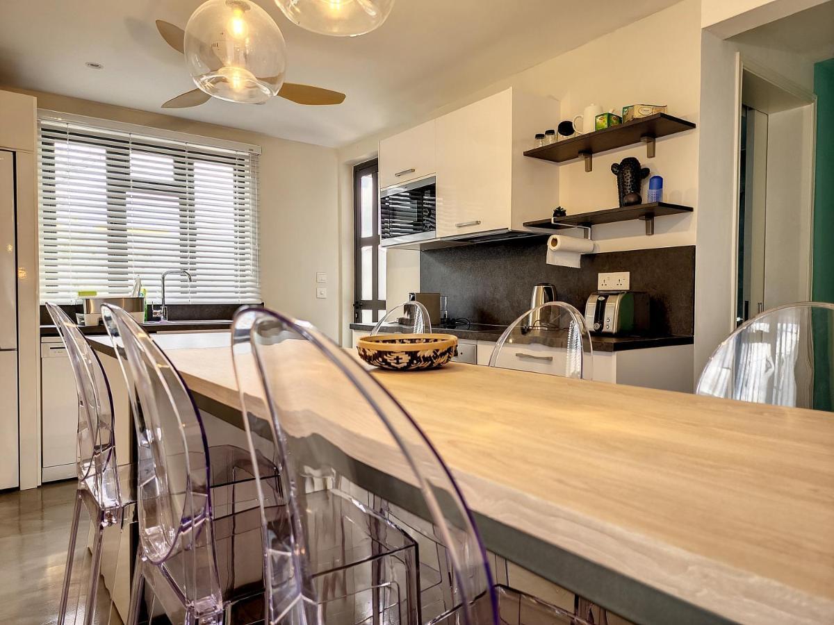 Sunkissed - Brand New Beach Apartment Located 50M From Beach Flic-en-Flacq Esterno foto