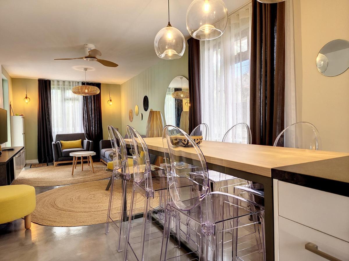 Sunkissed - Brand New Beach Apartment Located 50M From Beach Flic-en-Flacq Esterno foto
