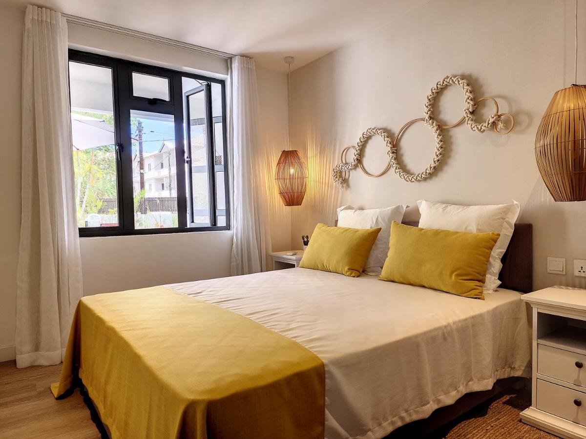 Sunkissed - Brand New Beach Apartment Located 50M From Beach Flic-en-Flacq Esterno foto