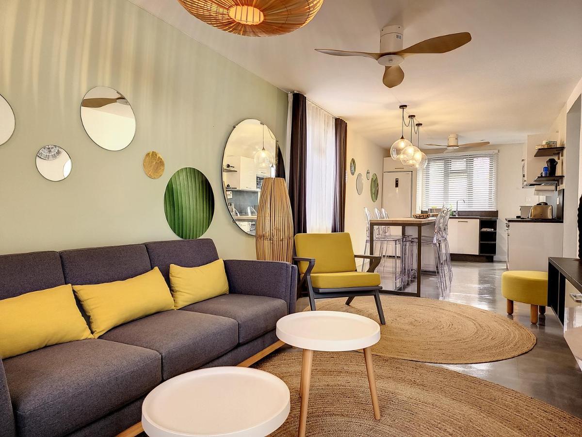 Sunkissed - Brand New Beach Apartment Located 50M From Beach Flic-en-Flacq Esterno foto